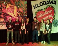 Uczniowie oddziałów Gimnazjalnych SP Bierzwienna podczas finału WOŚP 2018 w Kłodawie