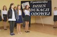 Uczniowie SP Bierzwienna podczas uroczystego apelu z okazji Dnia Edukacji Narodowej 2019